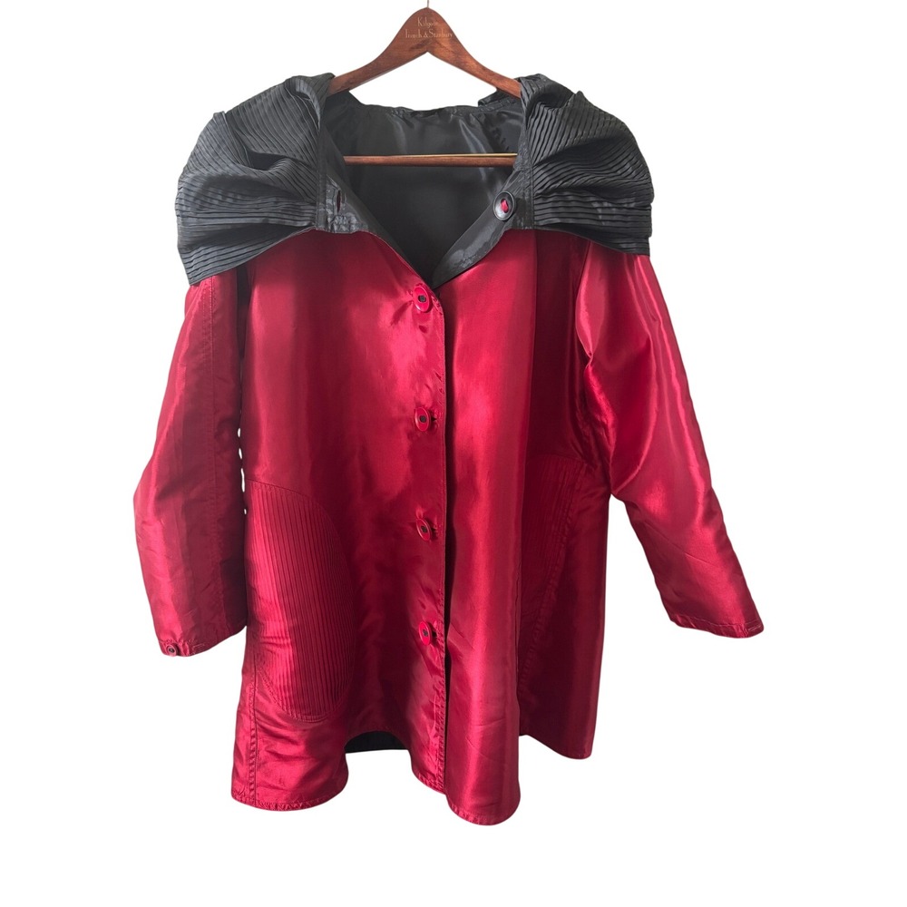 Mycra Pac Donatella Reversible Rain Jacket Red Black Pleated Hood Travel Coat